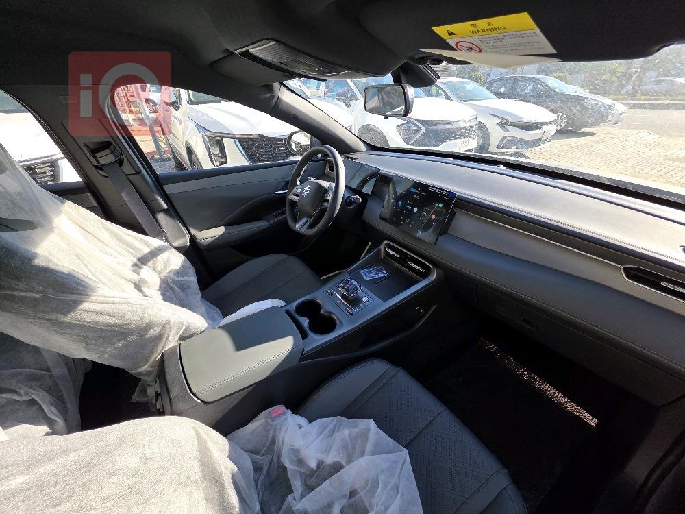 بی وای دی Qin Plus